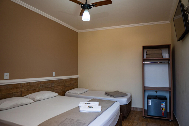 Bedroom 3, Hotel Nixon, Itaí