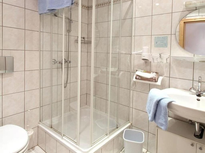 Bathroom, Landgasthof Zum Burghof, Hochsauerlandkreis