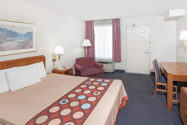 Bedroom 2, Travelodge By Wyndham Fort Wayne North, Allen