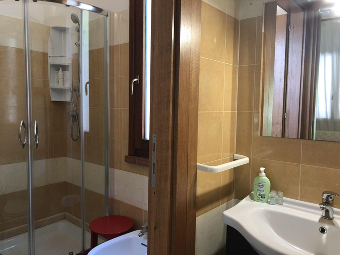 Bathroom 5, Sa Pintadera Residence, Oristano