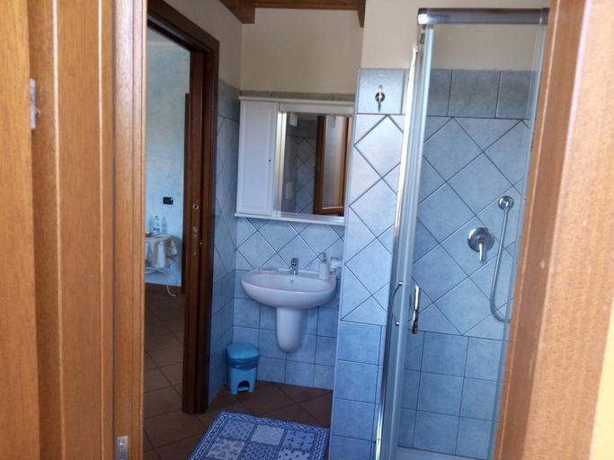 Bathroom 3, La Grotta Delle Fate, Sassari
