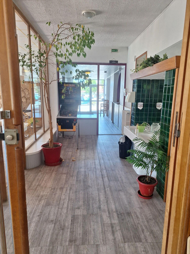 Public Area 2, Ha Tel Le Connetable, Hautes-Alpes