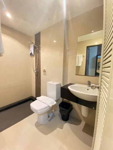 Bathroom, Leelawadee Modern Resort Huaykwang, Din Dang