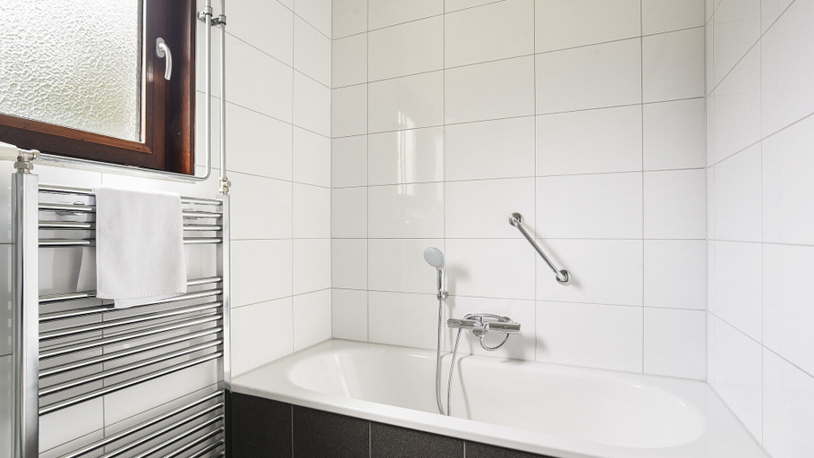 Bathroom 4, Summio Vakantiepark Reevallis, Vaals