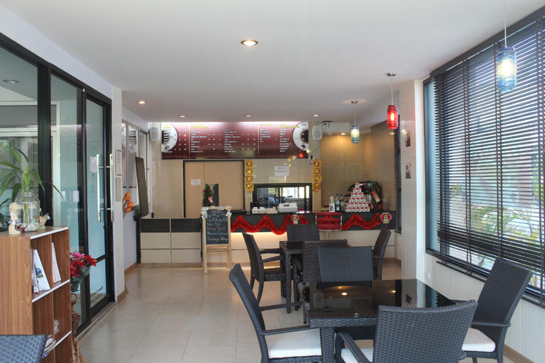 Food & Drinks 2, Butterfly Princess Hotel, Batong