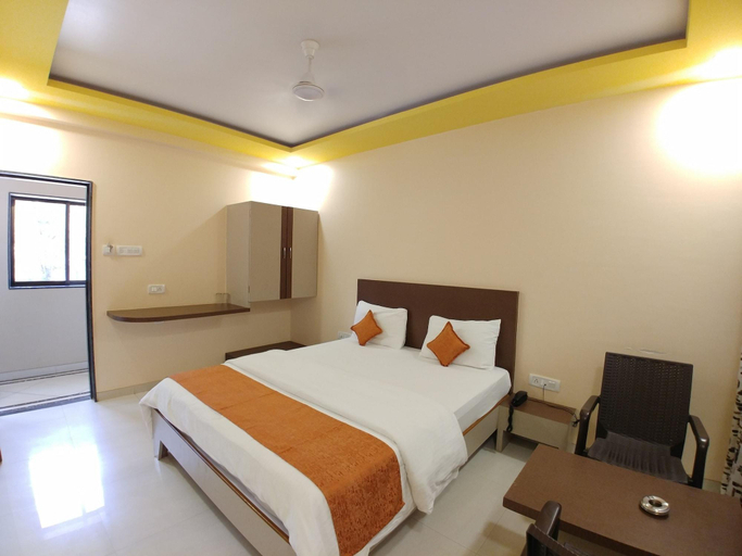 Bedroom 3, Hotel Mangal Residency, Pune