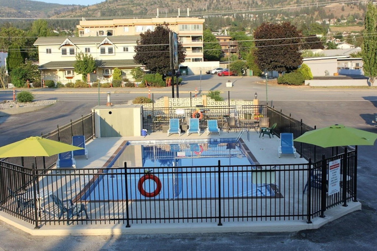 Exterior & Views 2, Flamingo Motel, Okanagan-Similkameen