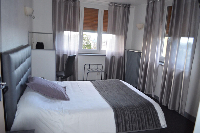 Bedroom 3, Hotel Le Royal, Haute-Marne
