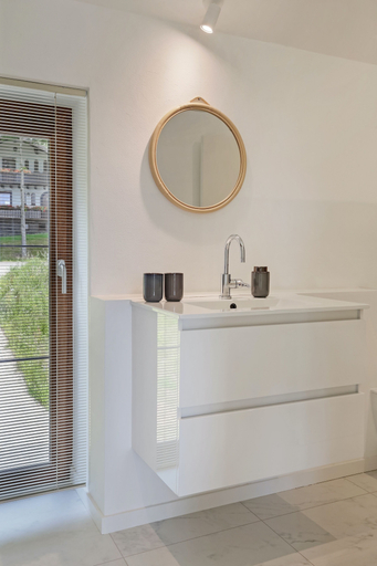 Bathroom 3, Le pré de Régine et Joseph, Liège
