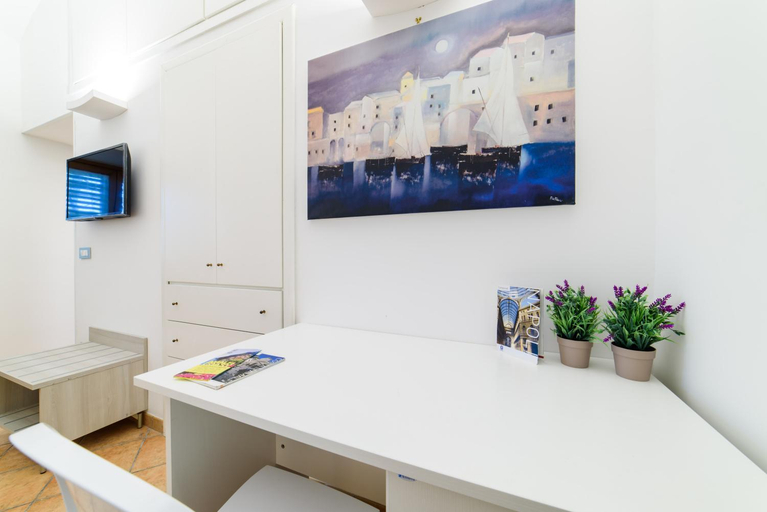 Others 3, Sara luxury rooms, Napoli