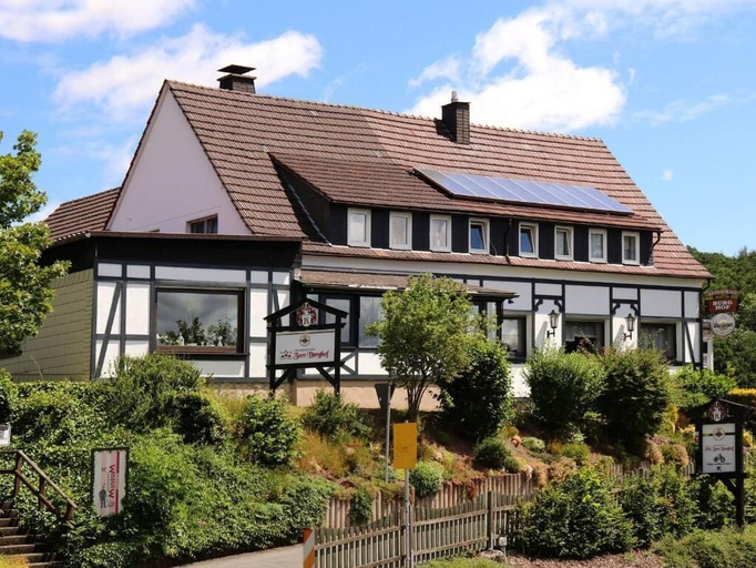 Exterior & Views 2, Landgasthof Zum Burghof, Hochsauerlandkreis