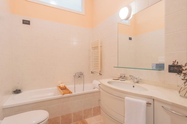 Bathroom 4, La Casa del Golfista by Rent all Como, Como