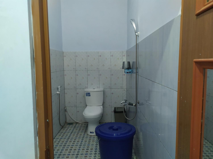 Bathroom 7