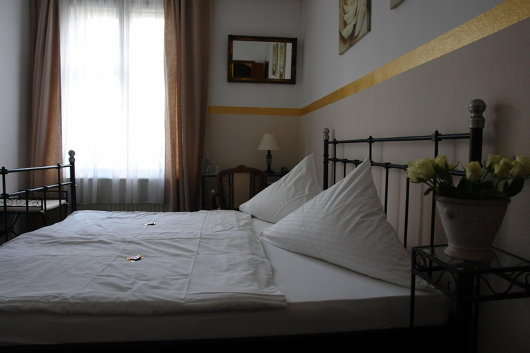 Bedroom 2, Jägerhof Kettwig, Essen