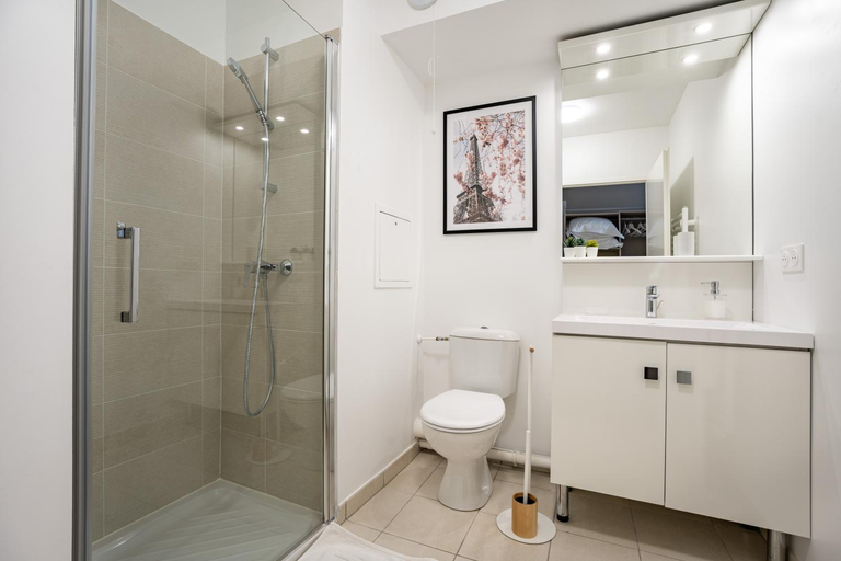 Bathroom 4, Sunny apartment near Disneyland Paris – Liz Appart, Seine-et-Marne