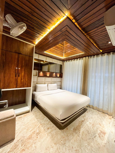 Bedroom 13