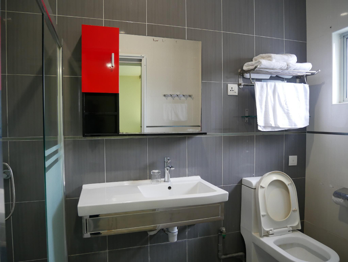 Bathroom 9