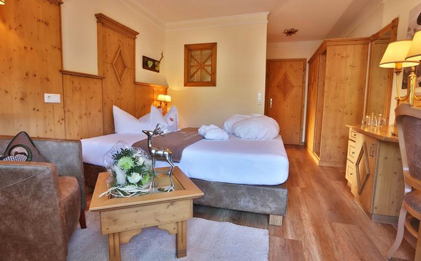 Bedroom 3, Hotel DreiSonnen, Landeck