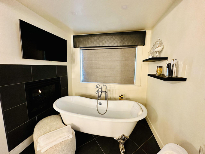 Bathroom 4, Bespoke Inn Flagstaff, Coconino