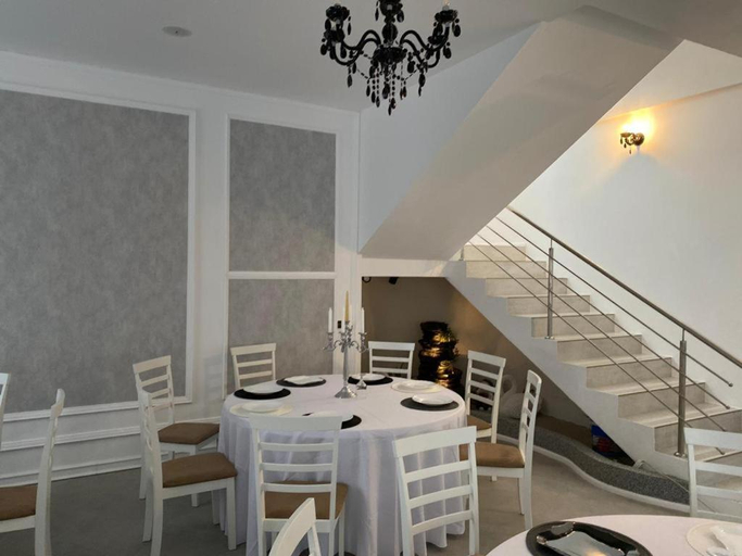 Food & Drinks, Perla Muntilor Ponoarele, Padurea de liliac, Ponoarele