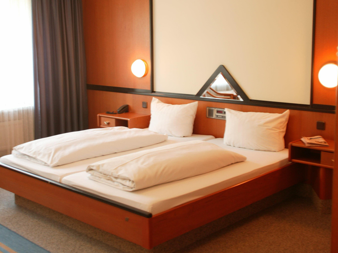 Bedroom 3, Hotel Senator Munich, München