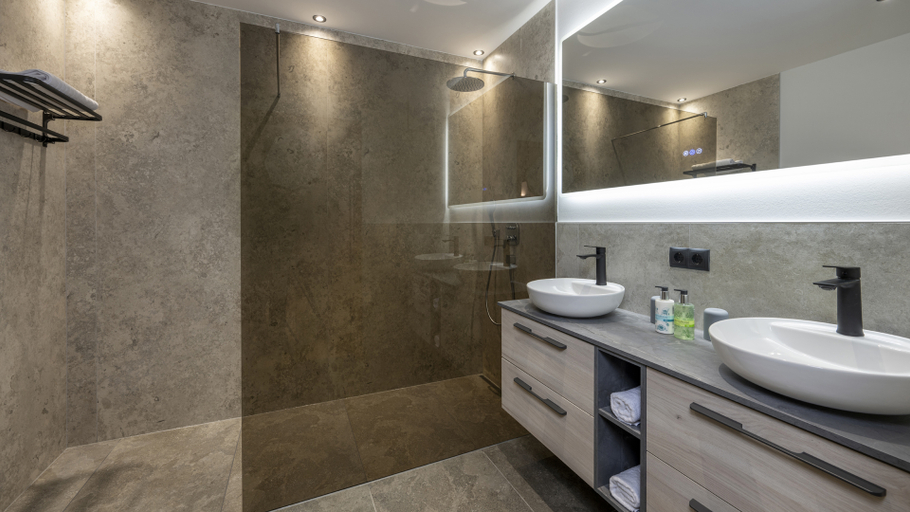 Bathroom 5, Goldhirsch Superior Aparthotel Wagrain, Sankt Johann im Pongau