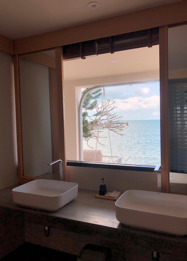 Bathroom 30
