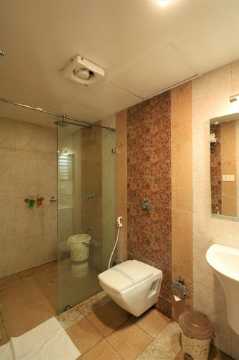 Bathroom 4, Goverdhan Greens Resort Dwarka, Devbhumi Dwarka