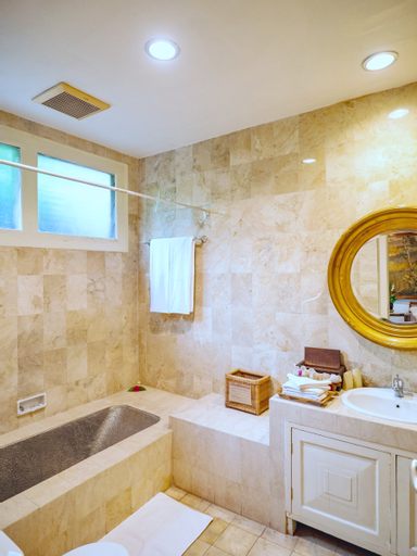 Bathroom 7