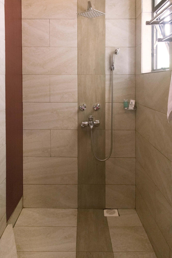 Bathroom 4, Cepha S Inn, Kabale