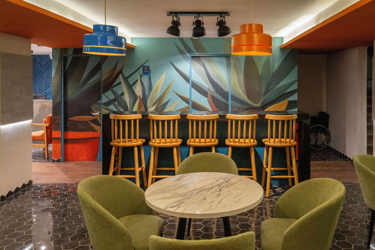 Food & Drinks 5, Vista Express Guadalajara Expo SureStay Collection by BW, Zapopan