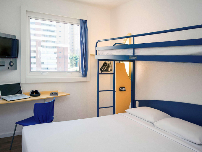 Bedroom 16