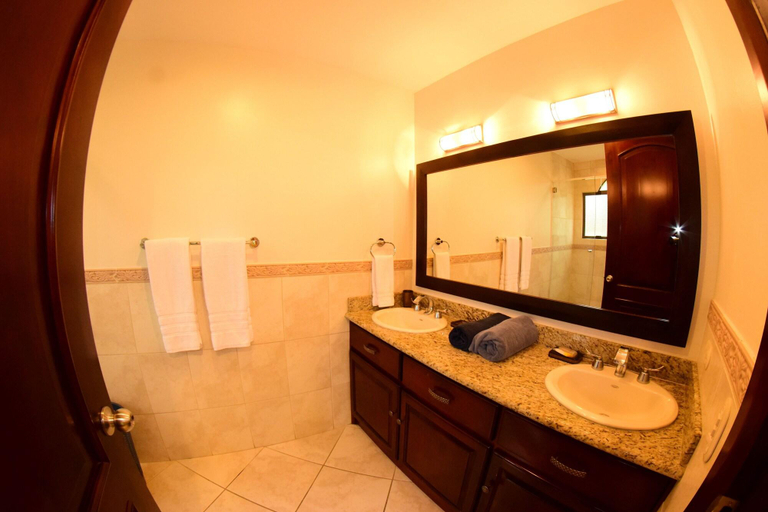 Bathroom 4, Monte Carlo Luxury Condominiums, Garabito