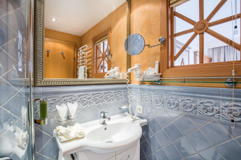 Bathroom 4, Hotel DreiSonnen, Landeck