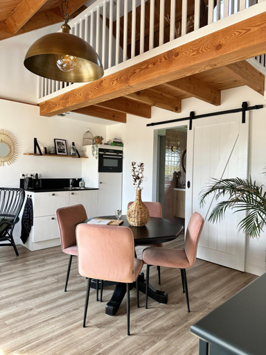 Others 4, Noxem b&b, Haarlemmermeer