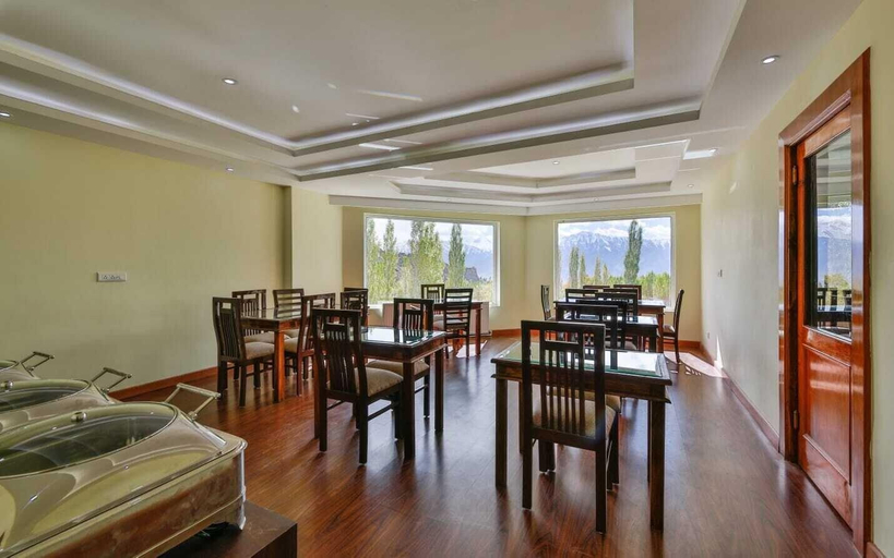 Food & Drinks 4, Reenam Hotel, Leh