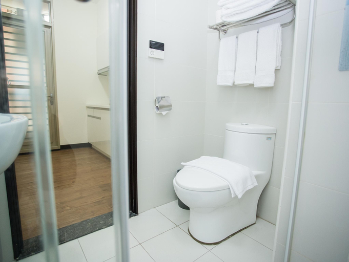 Bathroom 17