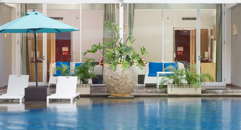 Swimming Pool 12