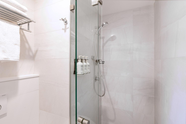 Bathroom 17