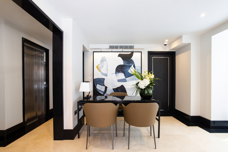 Public Area, 15 Basil Street Apartments, London