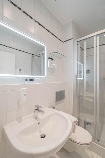 Bathroom 5, Hotel Villa Am Kurpark, Hochtaunuskreis