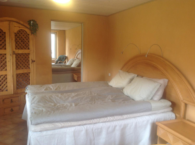 Bedroom 2, Lanthotellet Hishult, Laholm