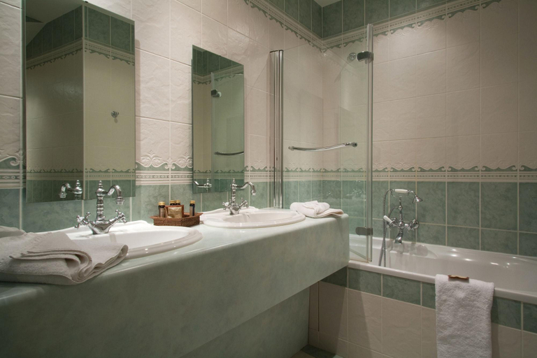 Bathroom 3, Le Manoir Saint Thomas, Indre-et-Loire