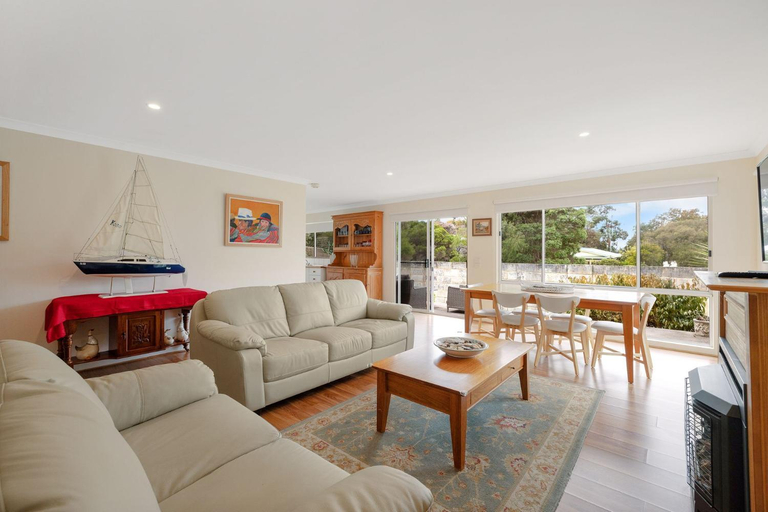 Others 4, Sky Mirror Cottage, Bass Coast  - Phillip Is.