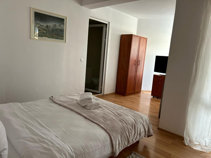 Others 4, Ambra Room's, Brasov