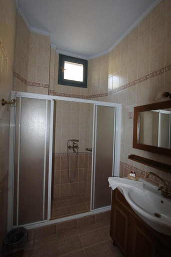Bathroom 4, Polyxenia Hotel, Peloponnese