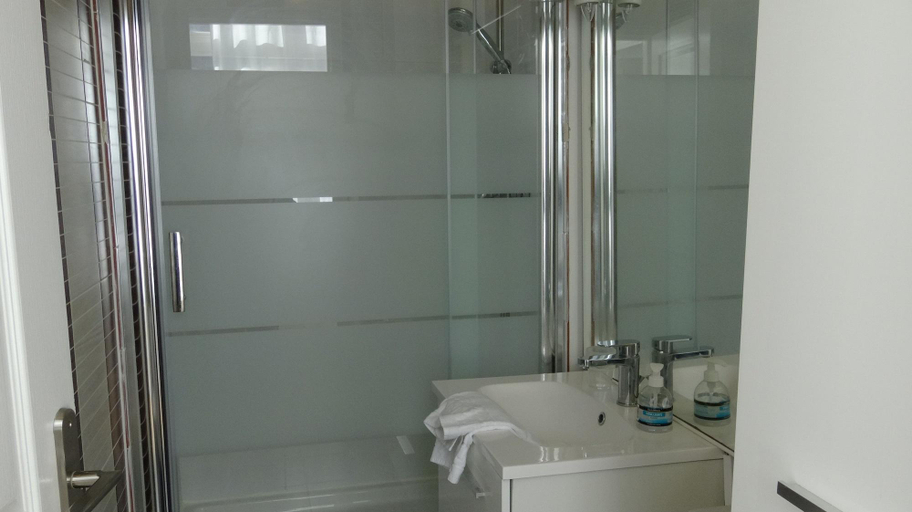 Bathroom 3, Nationale Apparthotel, Nord