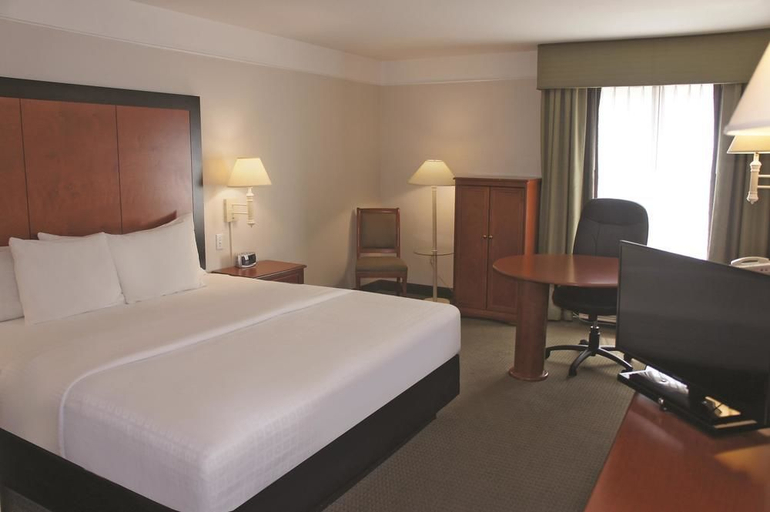 1, La Quinta Inn & Suites by Wyndham Visalia/Sequoia Gateway, Tulare