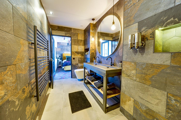Bathroom 2, Les Hauts de Saint Jean - HDS Suite, Bouches-du-Rhône