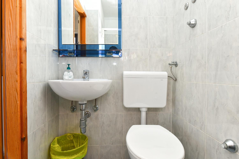 Others 5, Apartments Anka 372, Medulin